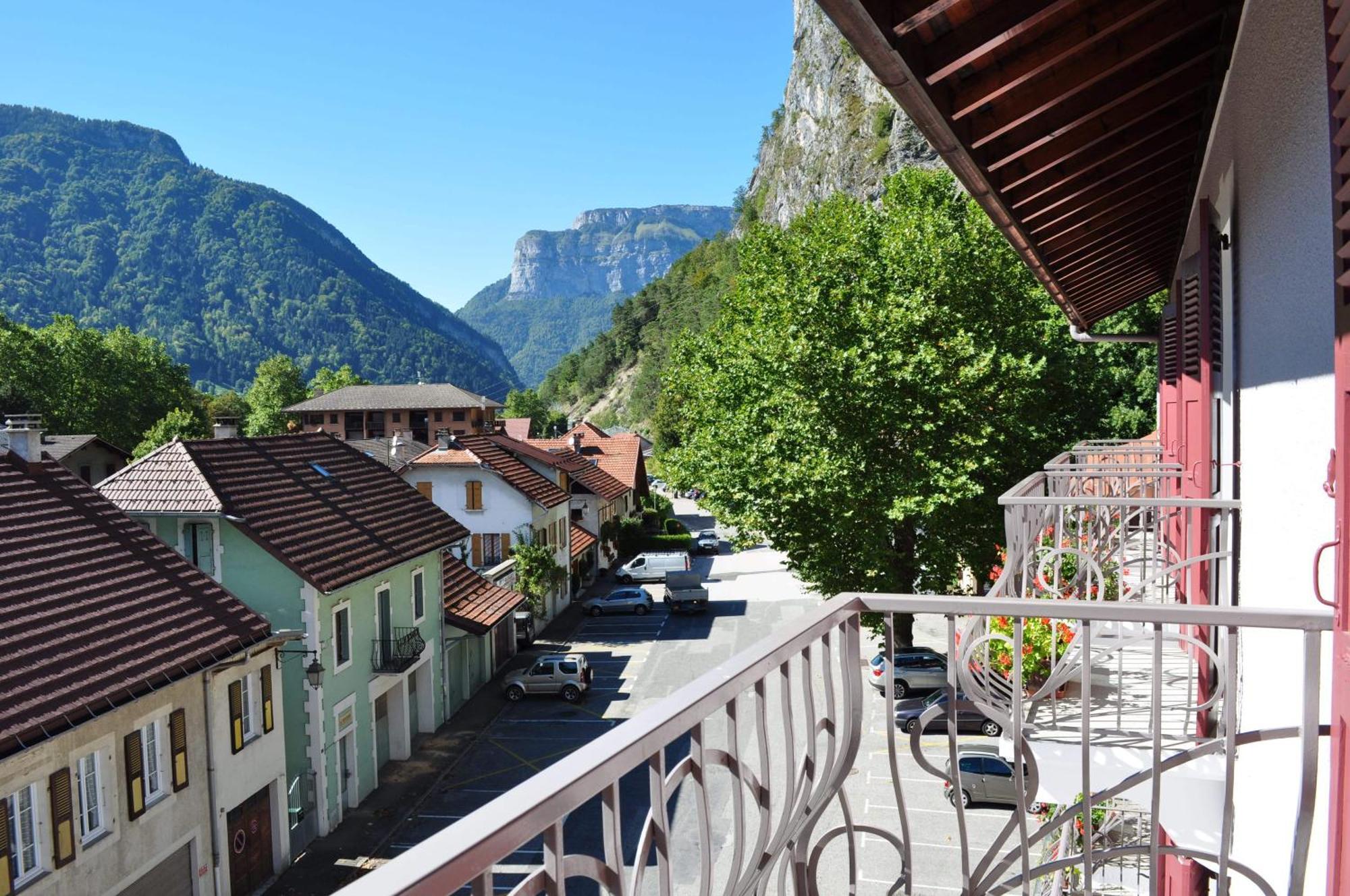Hotel Et Appart'Hotel De L'Hermitage Thones Luaran gambar