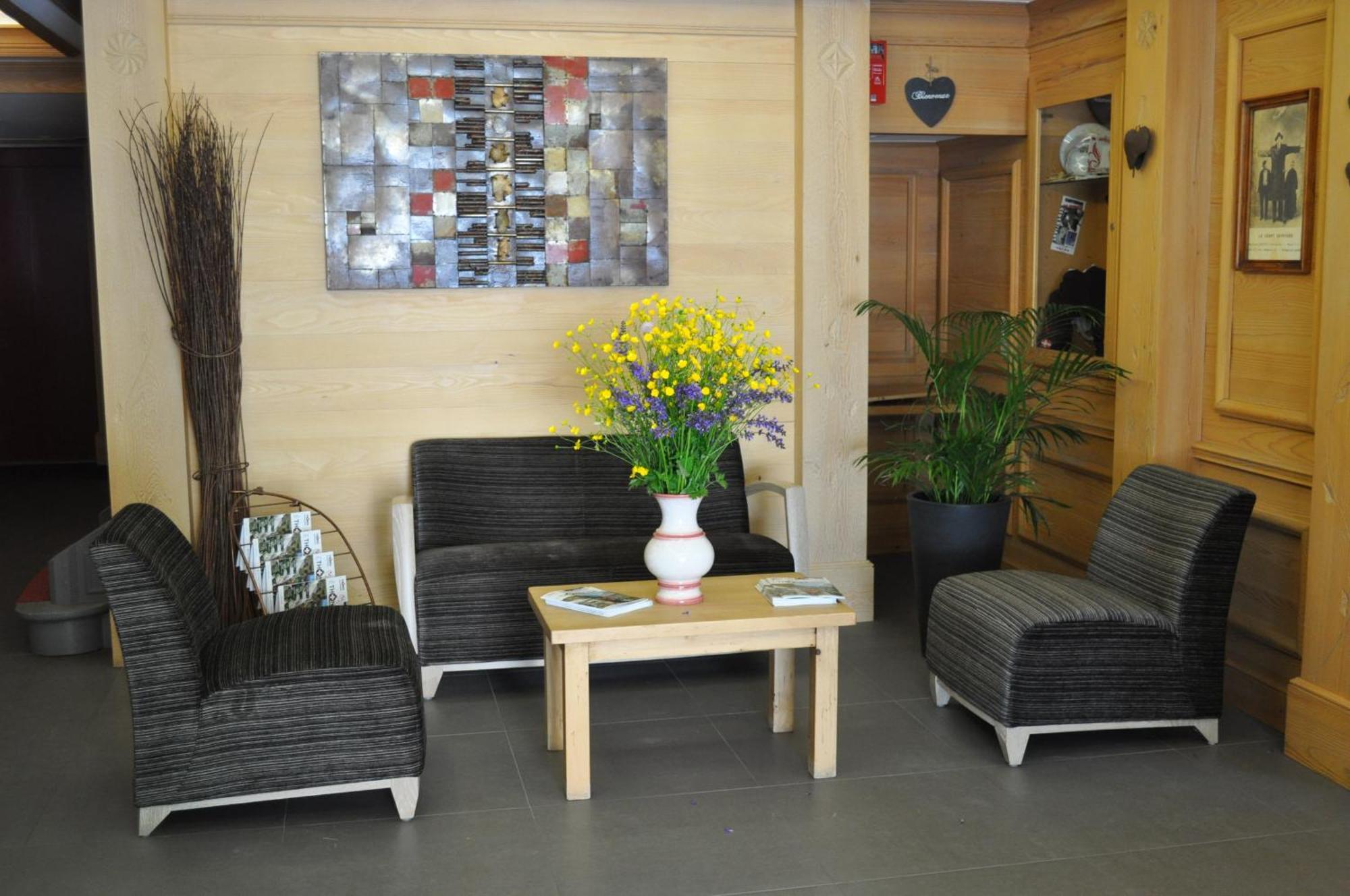 Hotel Et Appart'Hotel De L'Hermitage Thones Luaran gambar