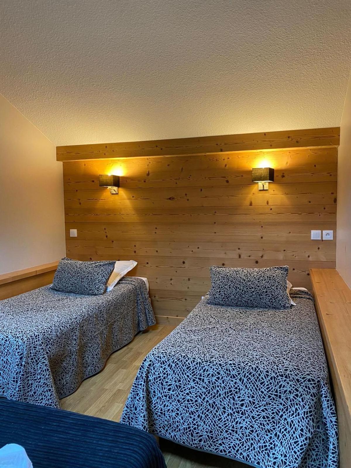 Hotel Et Appart'Hotel De L'Hermitage Thones Luaran gambar