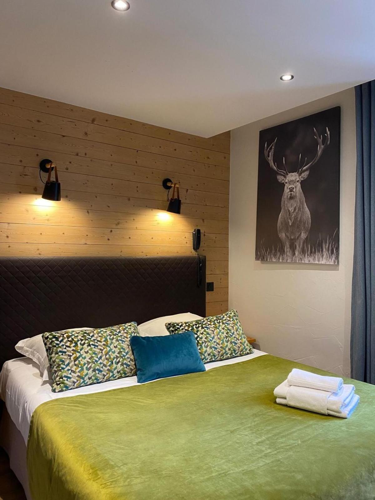 Hotel Et Appart'Hotel De L'Hermitage Thones Luaran gambar