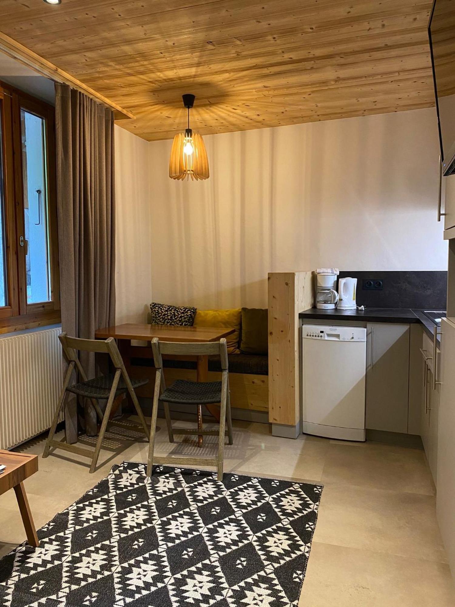Hotel Et Appart'Hotel De L'Hermitage Thones Luaran gambar