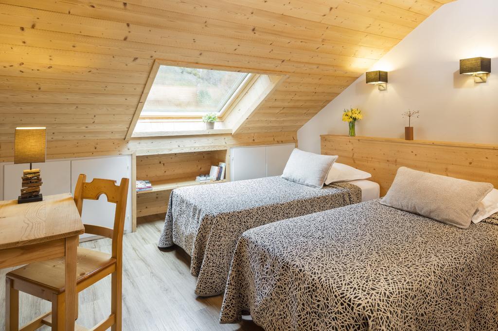 Hotel Et Appart'Hotel De L'Hermitage Thones Luaran gambar
